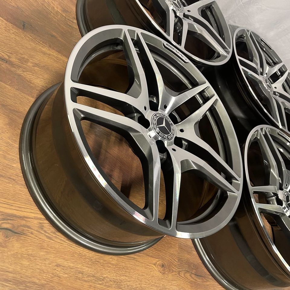 Originale 19 Zoll AMG Mercedes CLS C219 W219 Schmiede-Alufelgen Felgen Leichtmetallfelgen in anthrazit mit glanzgedrehter Front (weitere Farben möglich)