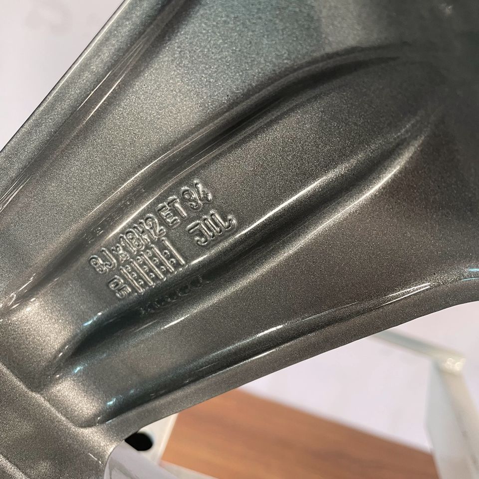 Originale 18 Zoll Mercedes CLK W209 C209 63 55 AMG Alufelgen Felgen Leichtmetallfelgen in himalaya grau mit glanzgedrehter Front (weitere Farben möglich)