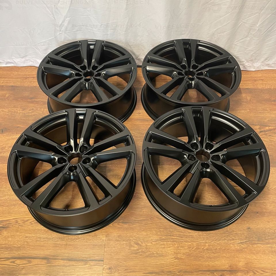 Original 18 inch Audi A3 S3 8P Rotor 5 x 112 alloy wheels Alloy wheels black