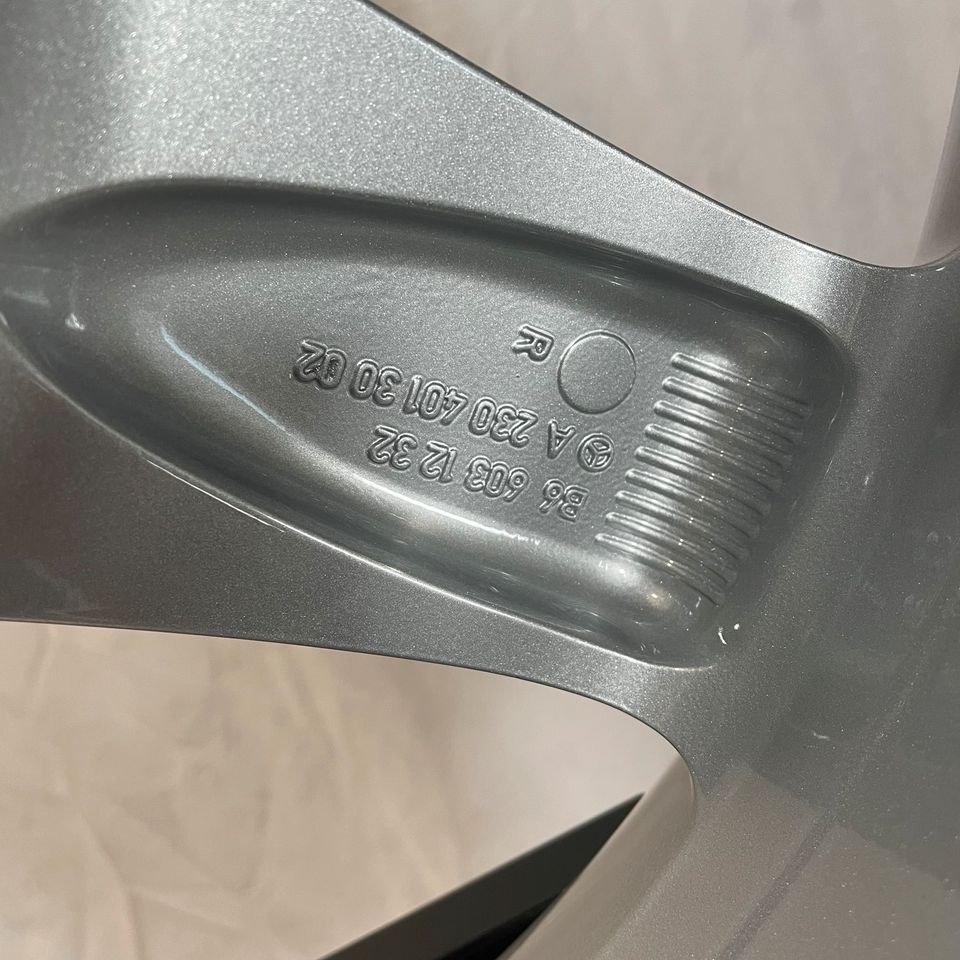 Originale 19 Zoll Mercedes SL R230 AMG Styling III Alufelgen 4 x 8,5J Felgen Leichtmetallfelgen Silber (andere Farben möglich) 