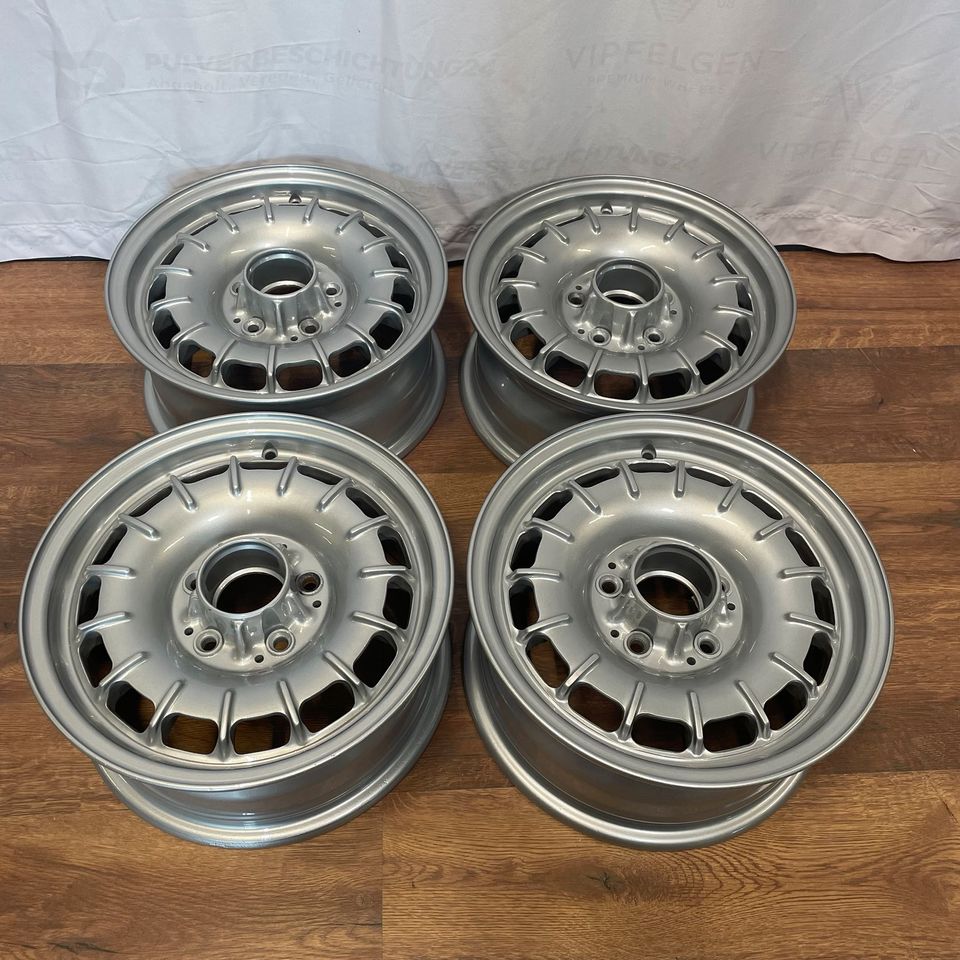 Original 15 pouces Mercedes Classe E W124 8 trous Jantes en alliage léger argenté