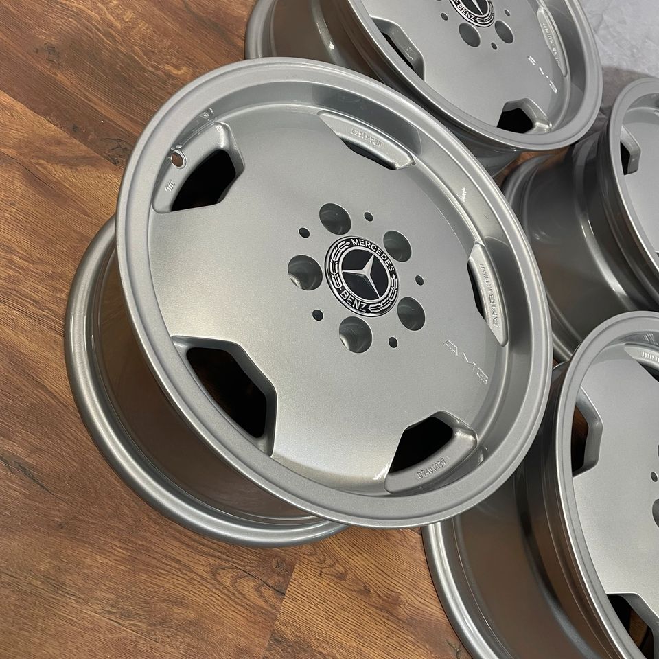 Original 15 Inch Mercedes E-Class W124 8 Hole Alloy Wheels Rims argint