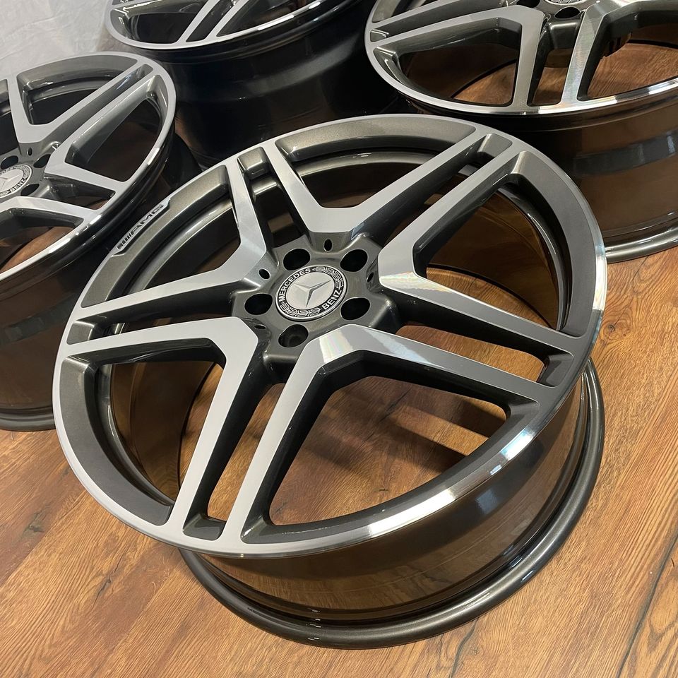 Original 15 Inch Mercedes E-Class W124 8 Hole Alloy Wheels Rims argint