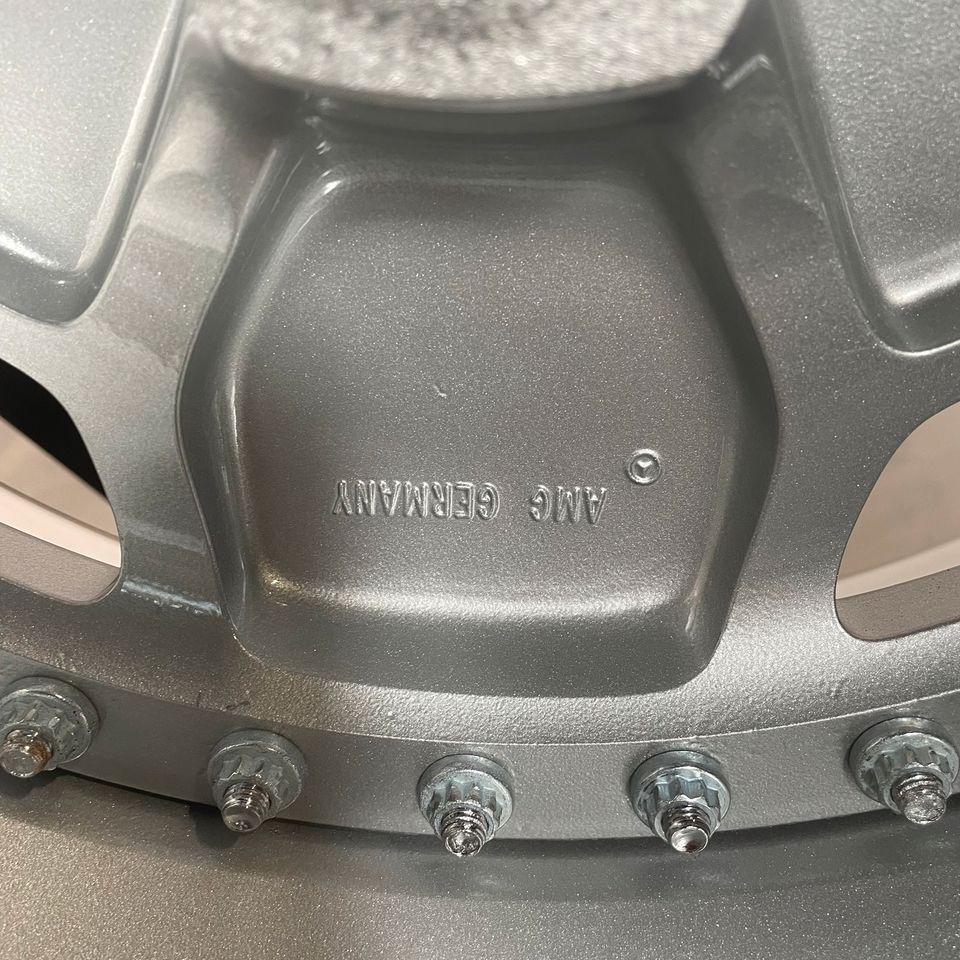 Original 15 Inch Mercedes E-Class W124 8 Hole Alloy Wheels Rims argint