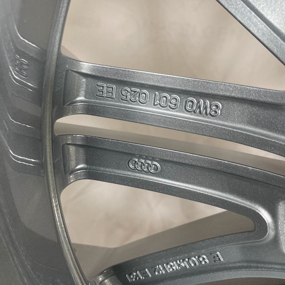 Originale 18 Zoll Audi A4 S4 8W B9 Alufelgen Felgen Leichtmetallfelgen Silber (weitere Farben möglich)