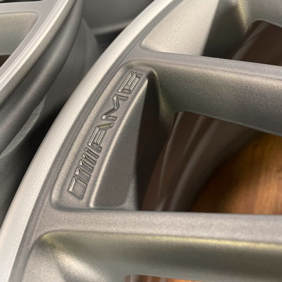 Originale 19 Zoll Mercedes C-Klasse W204 C63 AMG Performance Alufelgen Felgen Leichtmetallfelgen Himalaya grau matt mit CNC glanzgedrehtem Rand (weitere Farben möglich)