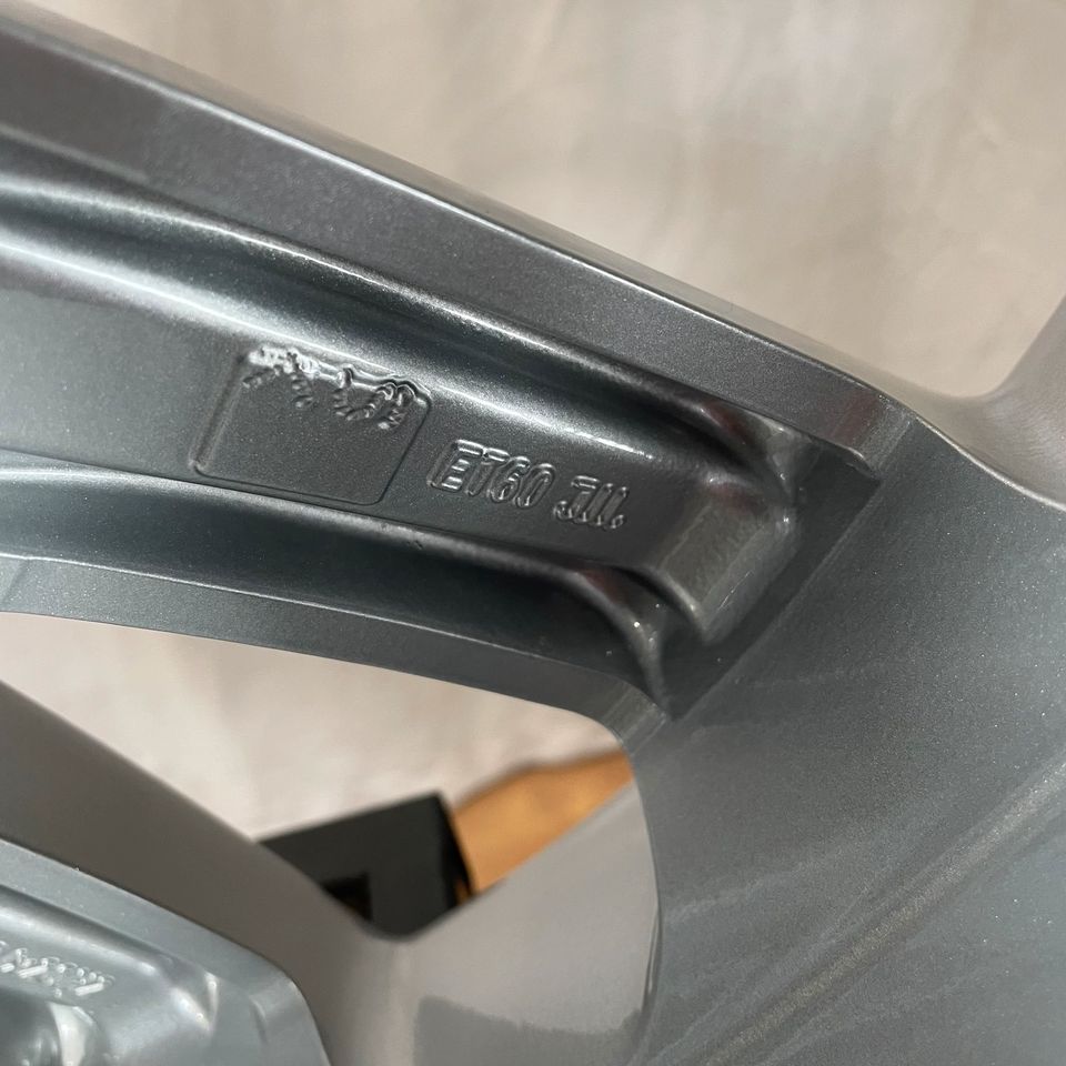 Original 20 Zoll VW Touareg 7L Mountain Alufelgen Felgen Leichtmetallfelgen Silber mit glanzgedrehter Front (weitere Farben möglich) 