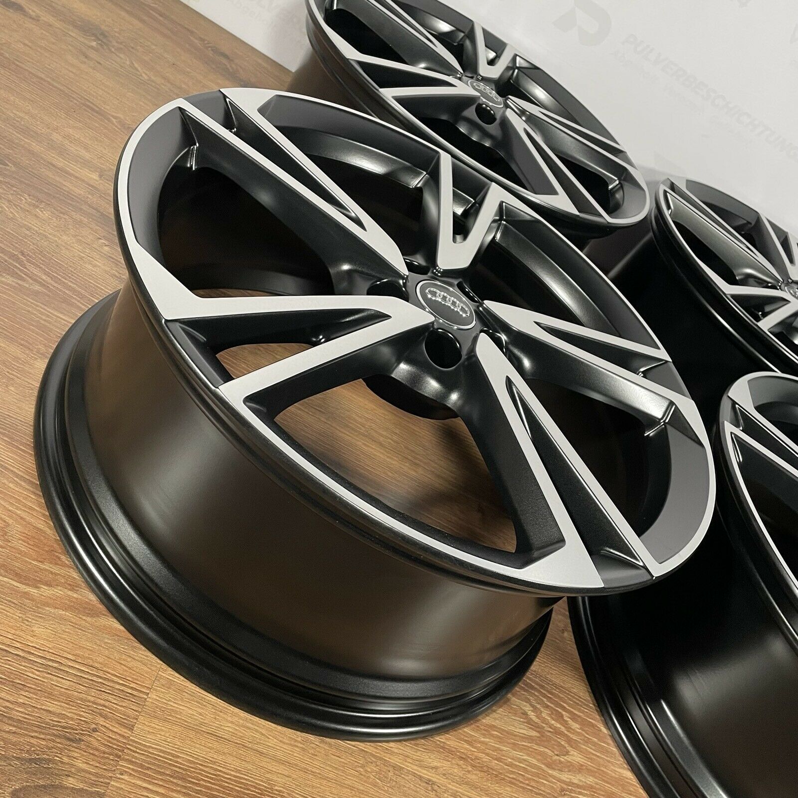 Originale 19 Zoll Audi A3 S3 8V Falx Alufelgen Leichtmetallfelgen Felgen schwarz (weitere Farben möglich)