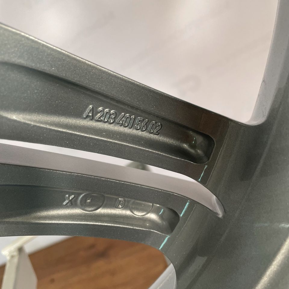 Originale 18 Zoll Mercedes CLK W209 C209 Sportpaket Alufelgen Felgen Leichtmetallfelgen silber glänzend (weitere Farben möglich)