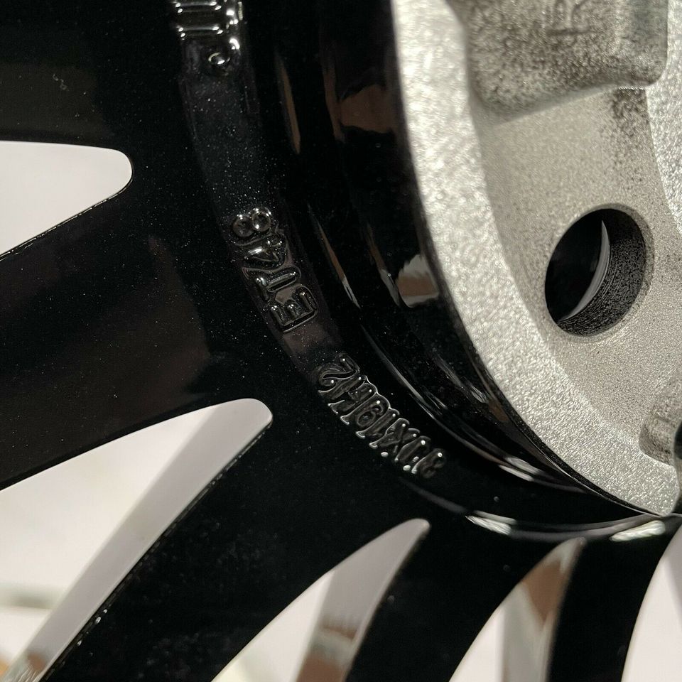 Originale 19 Zoll AMG Mercedes A-Klasse A45 W176 Alufelgen Felgen Leichtmetallfelgen schwarz glänzend (weitere Farben möglich)